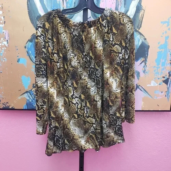 Daisy Fuentes Animal Print Flowy Top - Picture 3 of 5